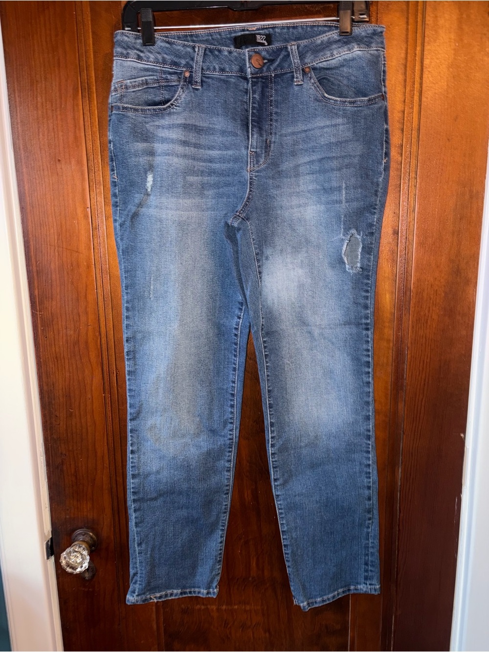 1822 Denim Womens Straight Leg Jeans in Faded Blue